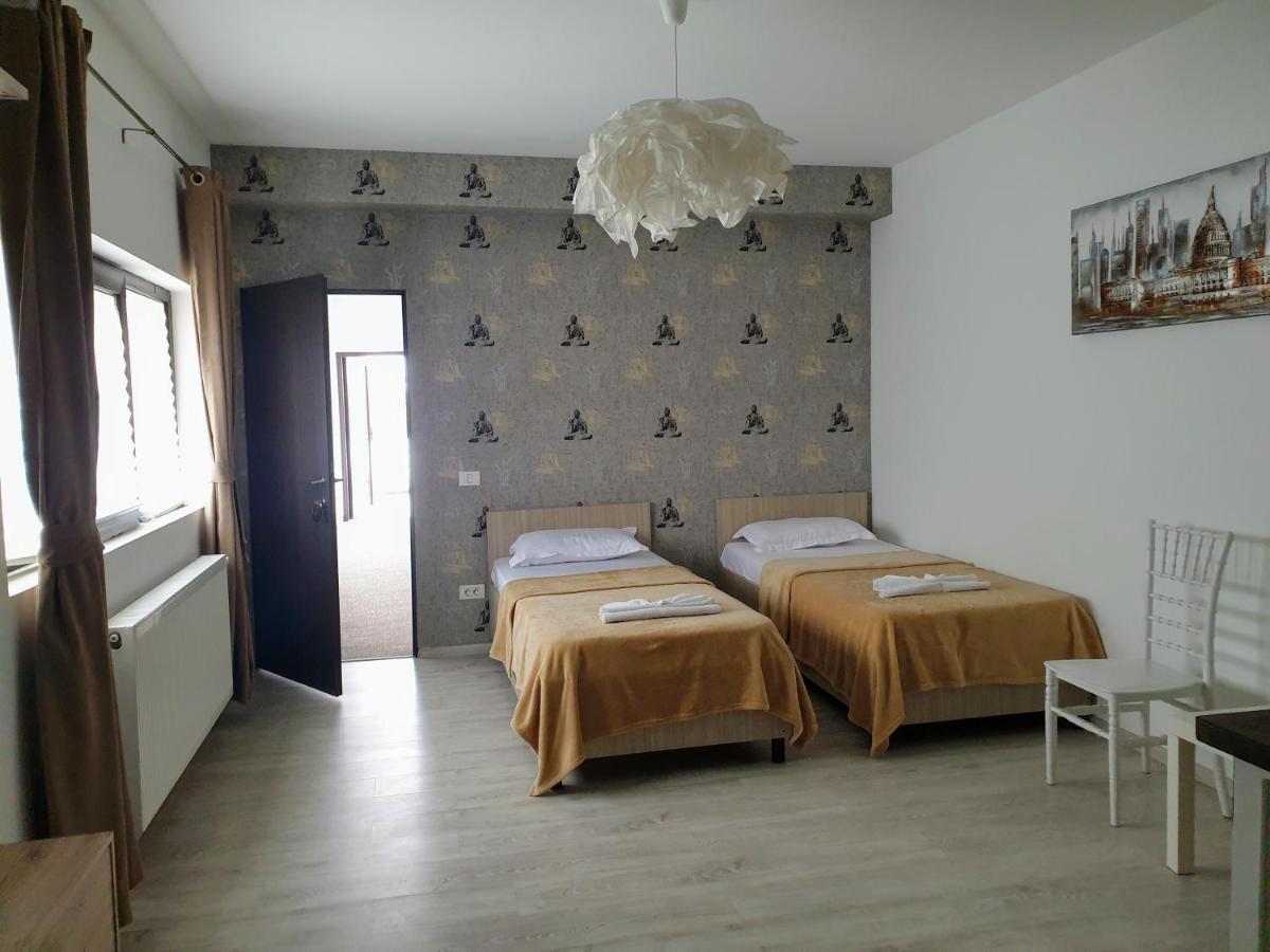 Hotel Queen Бухарест Экстерьер фото