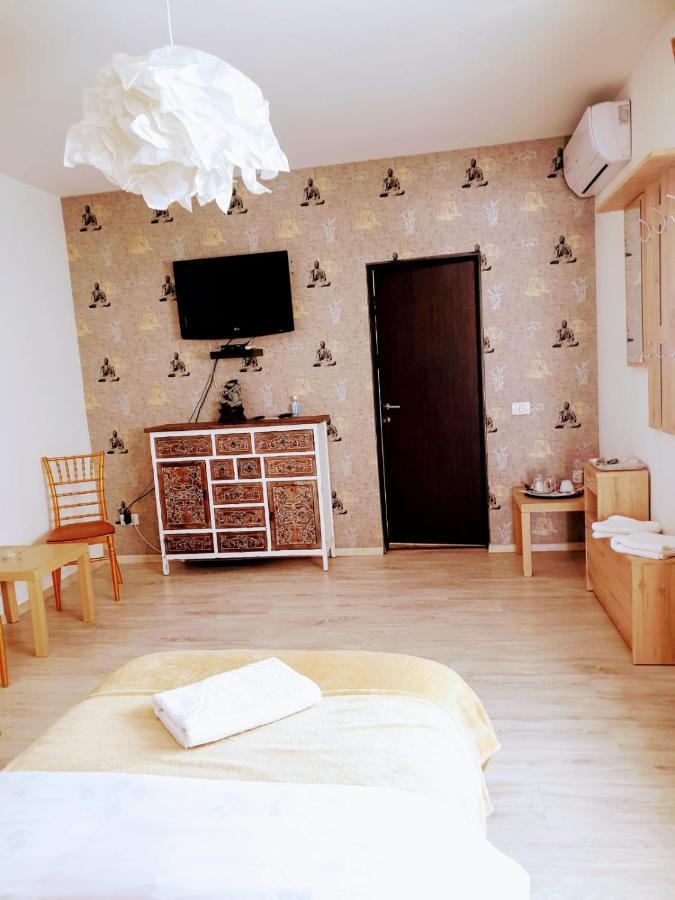 Hotel Queen Бухарест Экстерьер фото